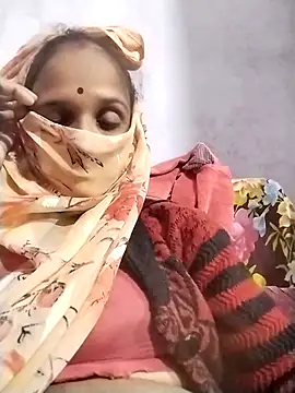 Snapshot of Soniy-Maax chatting on 11-16-25, 03:39 Soniy-Maax online show from 11-16-25, 03:39