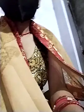 Snapshot of Soniy-Maax chatting on 12-18-25, 04:13 Soniy-Maax online show from 12-18-25, 04:13