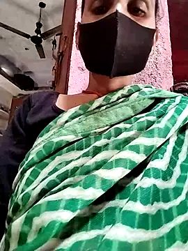 Snapshot of Soniy-Maax chatting on 02-24-26, 08:45 Soniy-Maax online show from 02-24-26, 08:45