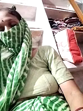 Snapshot of Soniy-Maax chatting on 03-27-26, 04:18 Soniy-Maax online show from 03-27-26, 04:18