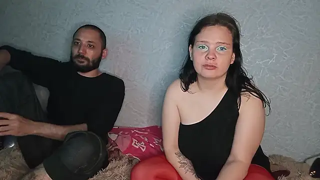 SweetPiggyx online show from 04-25-26, 05:43