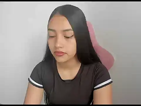 Snapshot of karely_sweet_ chatting on 06-18-26, 01:59 karely sweet online show from 06-18-26, 01:59