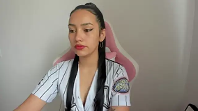 Snapshot of karely_sweet_ chatting on 07-18-26, 02:43 karely sweet online show from 07-18-26, 02:43
