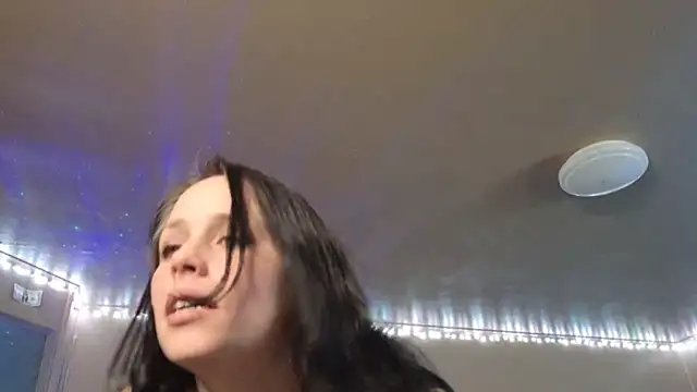 Snapshot of mavismable chatting on 03-08-26, 05:11 mavismable online show from 03-08-26, 05:11