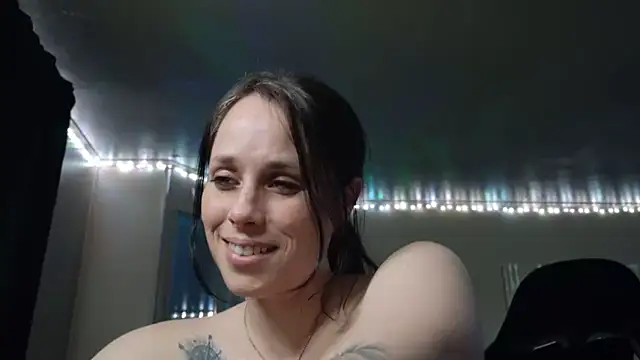 Snapshot of mavismable chatting on 04-10-26, 03:45 mavismable online show from 04-10-26, 03:45