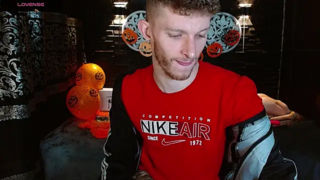 Snapshot of andrewxbi chatting on 10-26-25, 11:38 andrewxbi online show from 10-26-25, 11:38