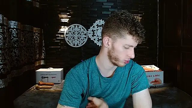 Snapshot of andrewxbi chatting on 11-24-25, 11:54 andrewxbi online show from 11-24-25, 11:54