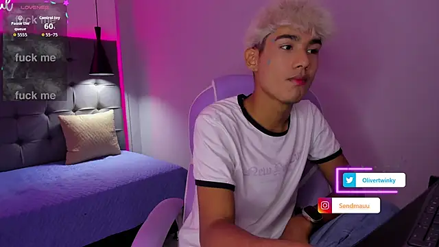Snapshot of OliverTwinky chatting on 09-16-25, 03:51 OliverTwinky online show from 09-16-25, 03:51
