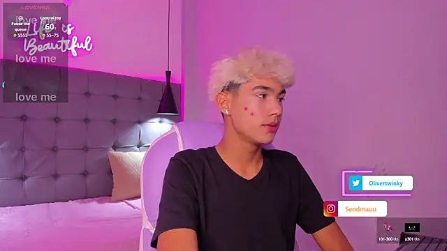 Snapshot of OliverTwinky chatting on 09-26-25, 01:37 OliverTwinky online show from 09-26-25, 01:37