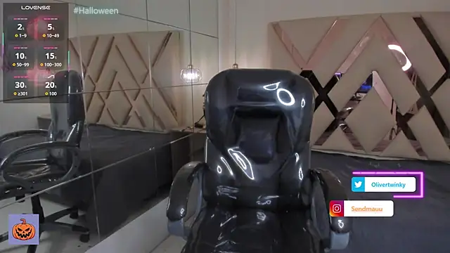 Snapshot of OliverTwinky chatting on 10-21-25, 01:34 OliverTwinky online show from 10-21-25, 01:34