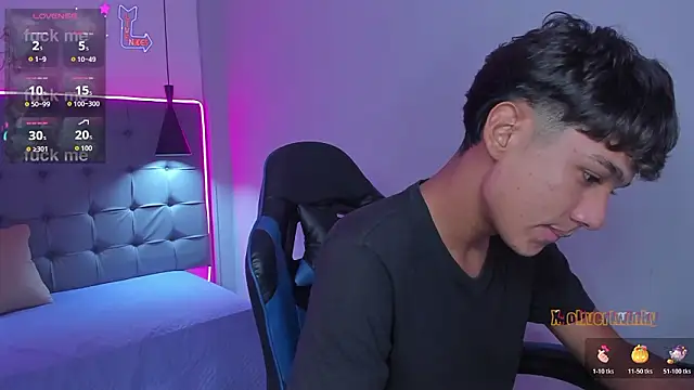 Snapshot of OliverTwinky chatting on 02-14-26, 10:39 OliverTwinky online show from 02-14-26, 10:39