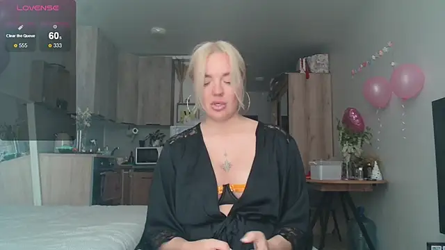 Eva   forever online show from 05-17-26, 09:17