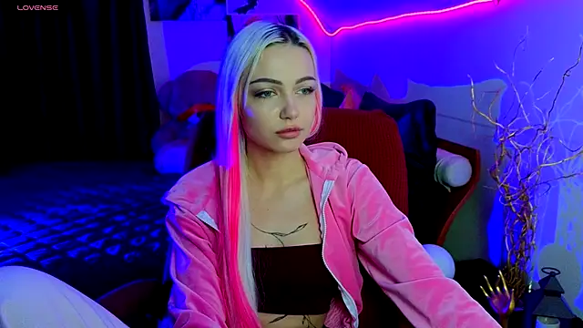 LinaLirian online show from 11-09-25, 01:31