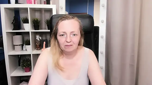 Snapshot of Karen_Villis chatting on 07-02-26, 12:22 Karen Villis online show from 07-02-26, 12:22