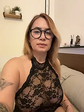 Snapshot of O-Eva chatting on 01-16-26, 08:46 O-Eva online show from 01-16-26, 08:46