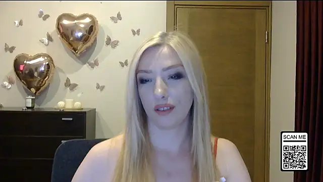 Snapshot of Wild_Silk_Desire chatting on 06-15-26, 03:58 Wild Silk Desire online show from 06-15-26, 03:58