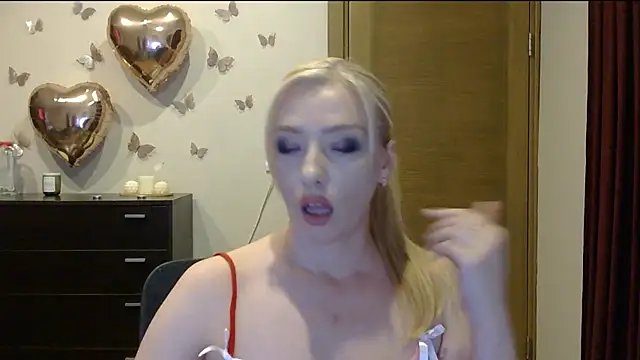 Snapshot of Wild_Silk_Desire chatting on 07-13-26, 04:54 Wild Silk Desire online show from 07-13-26, 04:54