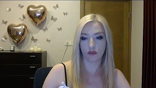 Snapshot of Wild_Silk_Desire chatting on 07-14-26, 04:34 Wild Silk Desire online show from 07-14-26, 04:34
