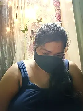 Snapshot of Liyaa_24 chatting on 06-05-26, 05:18 Liyaa 24 online show from 06-05-26, 05:18