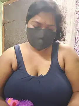 Snapshot of Liyaa_24 chatting on 07-17-26, 05:07 Liyaa 24 online show from 07-17-26, 05:07