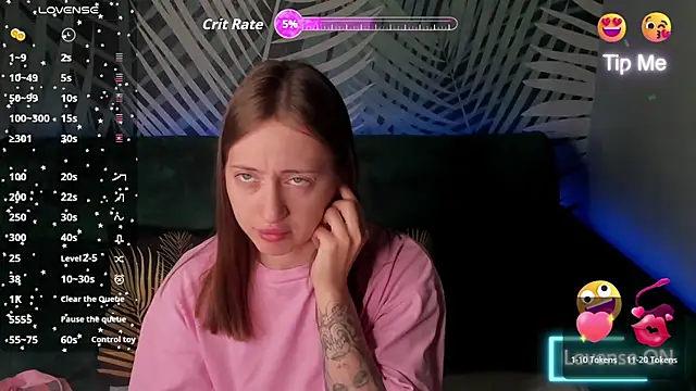 Snapshot of ChristyCrayme chatting on 06-19-26, 10:02 ChristyCrayme online show from 06-19-26, 10:02
