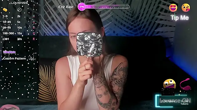 Snapshot of ChristyCrayme chatting on 06-25-26, 10:14 ChristyCrayme online show from 06-25-26, 10:14