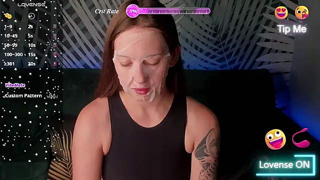 Snapshot of ChristyCrayme chatting on 07-09-26, 10:03 ChristyCrayme online show from 07-09-26, 10:03