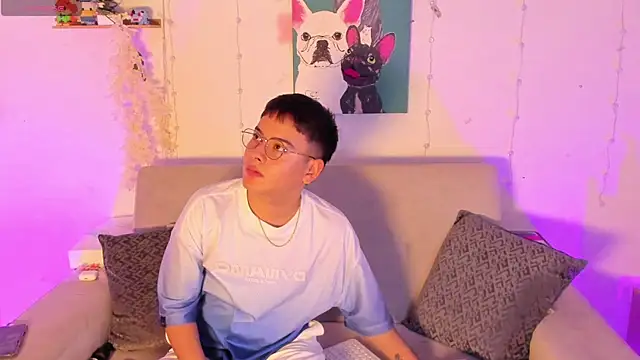 Snapshot of Young_Ben chatting on 05-15-26, 11:12 Young Ben online show from 05-15-26, 11:12