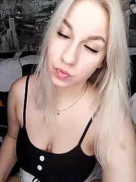 Snapshot of HoneyNelly chatting on 03-12-26, 10:27 HoneyNelly online show from 03-12-26, 10:27