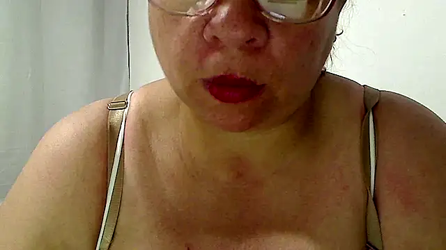 Snapshot of luciana69hot chatting on 07-12-26, 04:42 luciana69hot online show from 07-12-26, 04:42