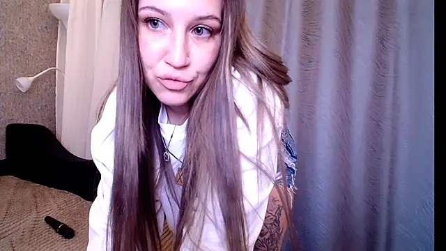 Snapshot of CherryZlata chatting on 11-30-25, 04:55 CherryZlata online show from 11-30-25, 04:55