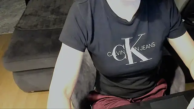 Horny mommy online show from 03-20-26, 07:08