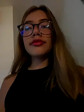 Snapshot of sara_calderon chatting on 10-08-25, 01:20 sara calderon online show from 10-08-25, 01:20