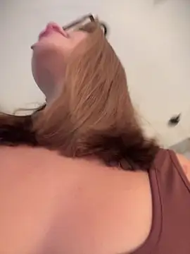 Snapshot of sara_calderon chatting on 01-11-26, 01:27 sara calderon online show from 01-11-26, 01:27