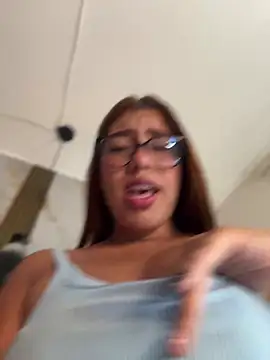 Snapshot of sara_calderon chatting on 02-10-26, 01:26 sara calderon online show from 02-10-26, 01:26