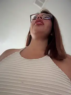 Snapshot of sara_calderon chatting on 03-18-26, 01:58 sara calderon online show from 03-18-26, 01:58