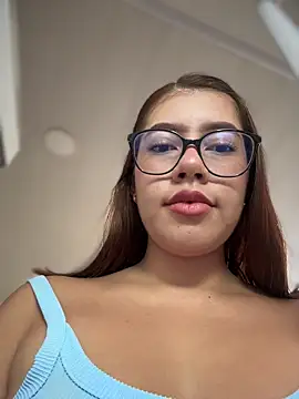 Snapshot of sara_calderon chatting on 03-19-26, 01:37 sara calderon online show from 03-19-26, 01:37