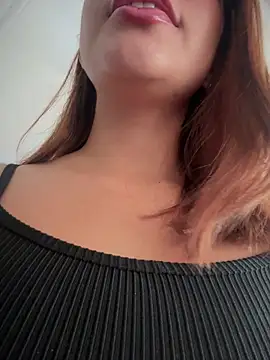 Snapshot of sara_calderon chatting on 03-31-26, 01:33 sara calderon online show from 03-31-26, 01:33