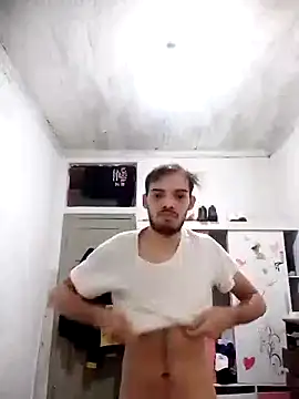 GuilhermeYuree online show from 06-07-26, 01:32