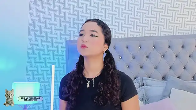 Evaa Lunna  online show from 01-12-26, 08:25