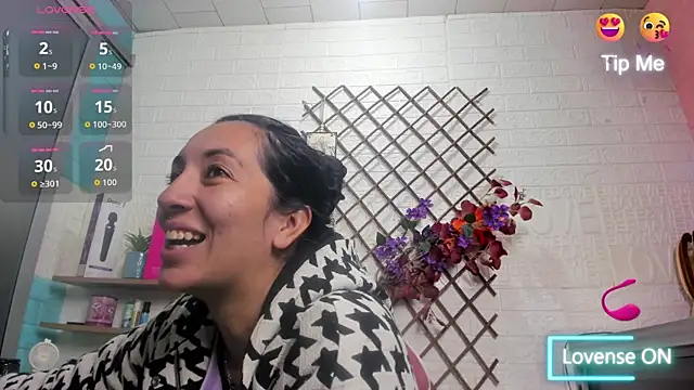 Snapshot of SALOME_KORLAND chatting on 06-26-26, 04:44 SALOME KORLAND online show from 06-26-26, 04:44