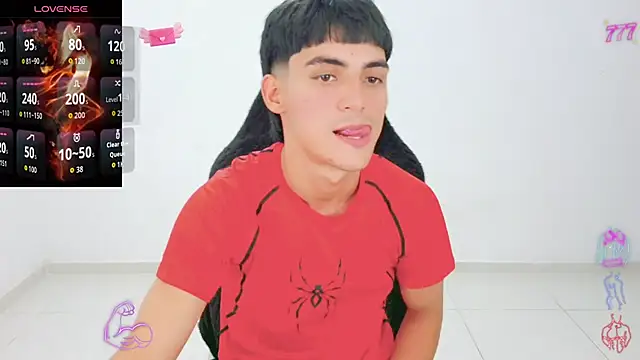 Snapshot of Thommy_cute chatting on 06-18-26, 10:36 Thommy cute online show from 06-18-26, 10:36