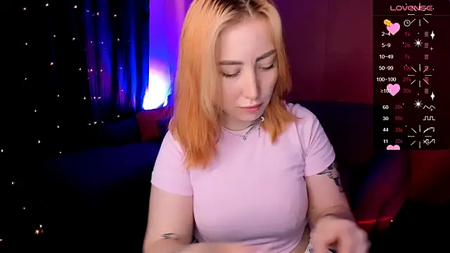 Snapshot of deboramoore chatting on 06-11-26, 02:00 deboramoore online show from 06-11-26, 02:00