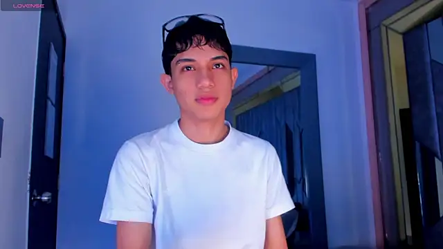 Sebax Young online show from 05-18-26, 08:36
