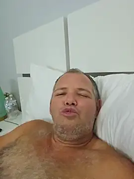 cubanitofeliz40 online show from 06-11-26, 08:45