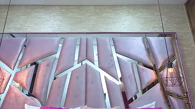 Snapshot of ThaliaCross chatting on 02-15-26, 12:25 ThaliaCross online show from 02-15-26, 12:25