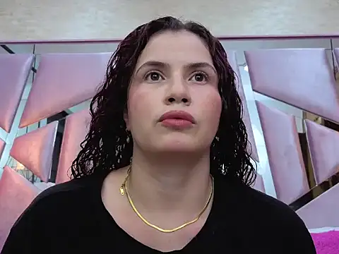 Snapshot of ThaliaCross chatting on 02-23-26, 08:06 ThaliaCross online show from 02-23-26, 08:06