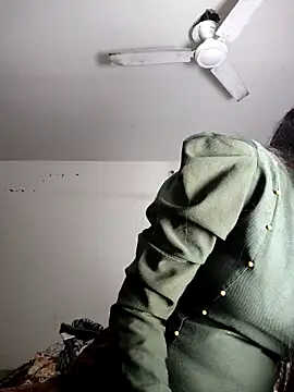 cute radhikaa online show from 02-03-26, 04:21