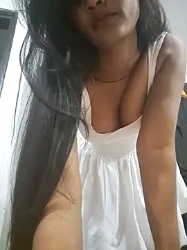 cute radhikaa online show from 04-04-26, 06:05