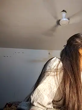 cute radhikaa online show from 04-09-26, 07:19